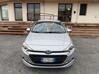 Usata Hyundai i20 Style 75 CV (55 kW) 2015 Argento Berlina