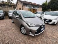 Usata Toyota Yaris 69 CV (50 kW) 2015 Grigio Utilitaria
