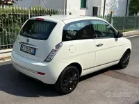Usata Lancia Ypsilon Platinum 69 CV (50 kW) 2011 Bianco Utilitaria