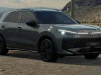 Nuova VW T-Roc R-line 150 CV (110 kW) 2026 Wolf grey metallizzato nero SUV