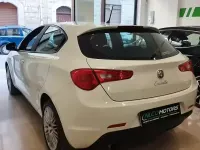 Usata Alfa Romeo Giulietta 105 CV (77 kW) 2012 Bianco Utilitaria