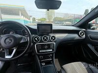 Usata Mercedes A180 109 CV (80 kW) 2017 Nero Berlina