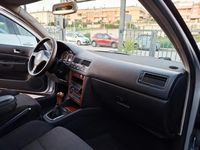 Usado VW Bora 130 CV (95 kW) 2003 Plateado Berlina