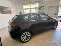 Usata Opel Astra 110 CV (80 kW) 2010 Nero Berlina