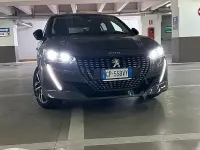 Usata Peugeot 208 Allure 101 CV (74 kW) 2023 Utilitaria