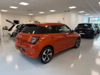 Usata Suzuki Swift 83 CV (61 kW) 2024 Arancione Utilitaria