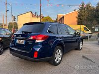 Usata Subaru Outback Exclusive+ 149 CV (109 kW) 2013 Blu Station wagon