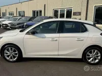 Usata Opel Corsa Elegance 101 CV (74 kW) 2023 Argento Utilitaria