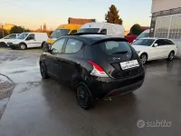 Usata Lancia Ypsilon 69 CV (50 kW) 2015 Nero Utilitaria