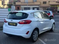 Usata Ford Fiesta 85 CV (62 kW) 2018 Grigio Utilitaria