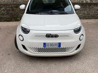 Usata Fiat 500e Icon 42 kW (58 CV) 2021 Bianco Utilitaria
