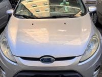 Usata Ford Fiesta 90 CV (66 kW) 2009 Grigio Utilitaria