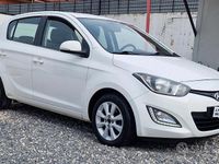 Usata Hyundai i20 Edition 74 CV (54 kW) 2013 Bianco Utilitaria
