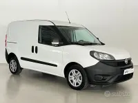Usata Fiat Doblò S 105 CV (77 kW) 2022 Bianco Monovolume
