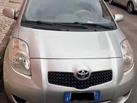 Usata Toyota Yaris 69 CV (50 kW) 2006 Grigio Utilitaria