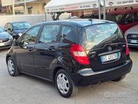 Usata Mercedes A180 110 CV (80 kW) 2010 Nero Berlina