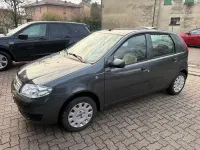 Usado Fiat Punto Active 60 CV (44 kW) 2010 Gris Utilitario
