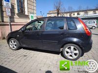 Usata Ford Fiesta Ghia 75 CV (55 kW) 2007 Nero Utilitaria
