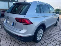 Usata VW Tiguan Life 150 CV (110 kW) 2022 Argento SUV