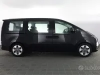 Begagnad Hyundai Staria 177 HK (130 kW) 2023 Svart Minibuss