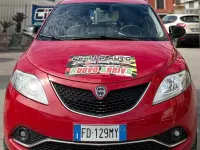 Begagnad Lancia Ypsilon 84 HK (61 kW) 2016 Röd Halvkombi