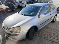Usata VW Golf IV Comfortline 106 CV (77 kW) 2005 Argento Utilitaria