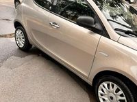 Usata Lancia Ypsilon 85 CV (62 kW) 2014 Grigio Utilitaria