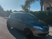 Usata Lancia Ypsilon Gold 69 CV (50 kW) 2016 Grigio Utilitaria