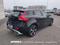 Usata Volvo V40 Ocean Race 120 CV (88 kW) 2016 Nero Berlina