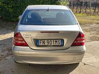 Usata Mercedes C200 Classic 122 CV (89 kW) 2005 Argento Berlina