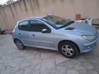 Usata Peugeot 206 90 CV (66 kW) 2002 Grigio Berlina