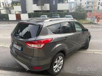 Usata Ford Kuga 150 CV (110 kW) 2017 Grigio SUV