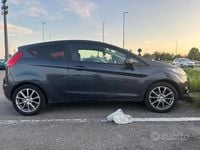 Usata Ford Fiesta Titanium 82 CV (60 kW) 2009 Grigio Berlina