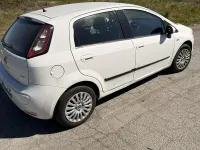 Usata Fiat Grande Punto 77 CV (56 kW) 2009 Bianco Utilitaria