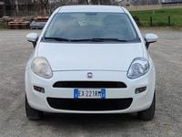 Usata Fiat Punto Lounge 77 CV (56 kW) 2015 Bianco Utilitaria