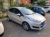 Usata Ford Fiesta 97 CV (71 kW) 2014 Grigio Utilitaria