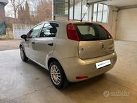 Usata Fiat Punto Lounge 69 CV (50 kW) 2018 Grigio Utilitaria