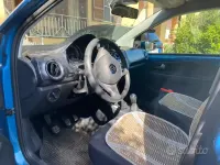 Usata VW up! 65 CV (47 kW) 2021 Blu Utilitaria