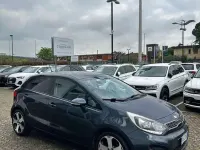 Usata Kia Rio 75 CV (55 kW) 2014 Blu Berlina
