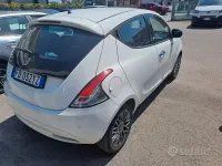 Usata Lancia Ypsilon Gold 69 CV (50 kW) 2016 Bianco Utilitaria