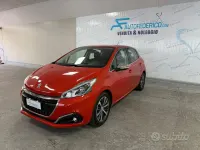 Usata Peugeot 208 GT-line 110 CV (80 kW) 2015 Arancione Utilitaria