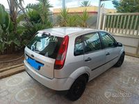 Usata Ford Fiesta 68 CV (50 kW) 2003 Grigio Utilitaria