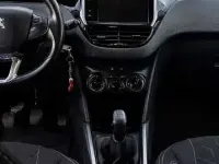 Usata Peugeot 2008 Active 99 CV (72 kW) 2017 Blu/azzurro SUV