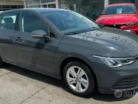 Usata VW Golf VIII Life 110 CV (80 kW) 2022 Grigio Berlina