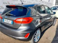 Usata Ford Fiesta Titanium 86 CV (63 kW) 2018 Grigio Berlina