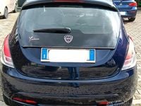 Usata Lancia Ypsilon 69 CV (50 kW) 2015 Blu Utilitaria