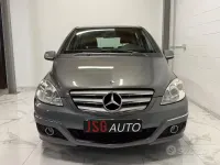 Usata Mercedes B180 109 CV (80 kW) 2009 Grigio Monovolume