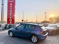 Usata VW Golf VIII Life 116 CV (85 kW) 2025 Blu/azzurro Berlina