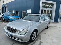 Usata Mercedes E220 Avantgarde 150 CV (110 kW) 2006 Grigio Station wagon