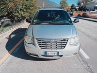 Usata Chrysler Voyager 204 CV (150 kW) 2006 Grigio Monovolume